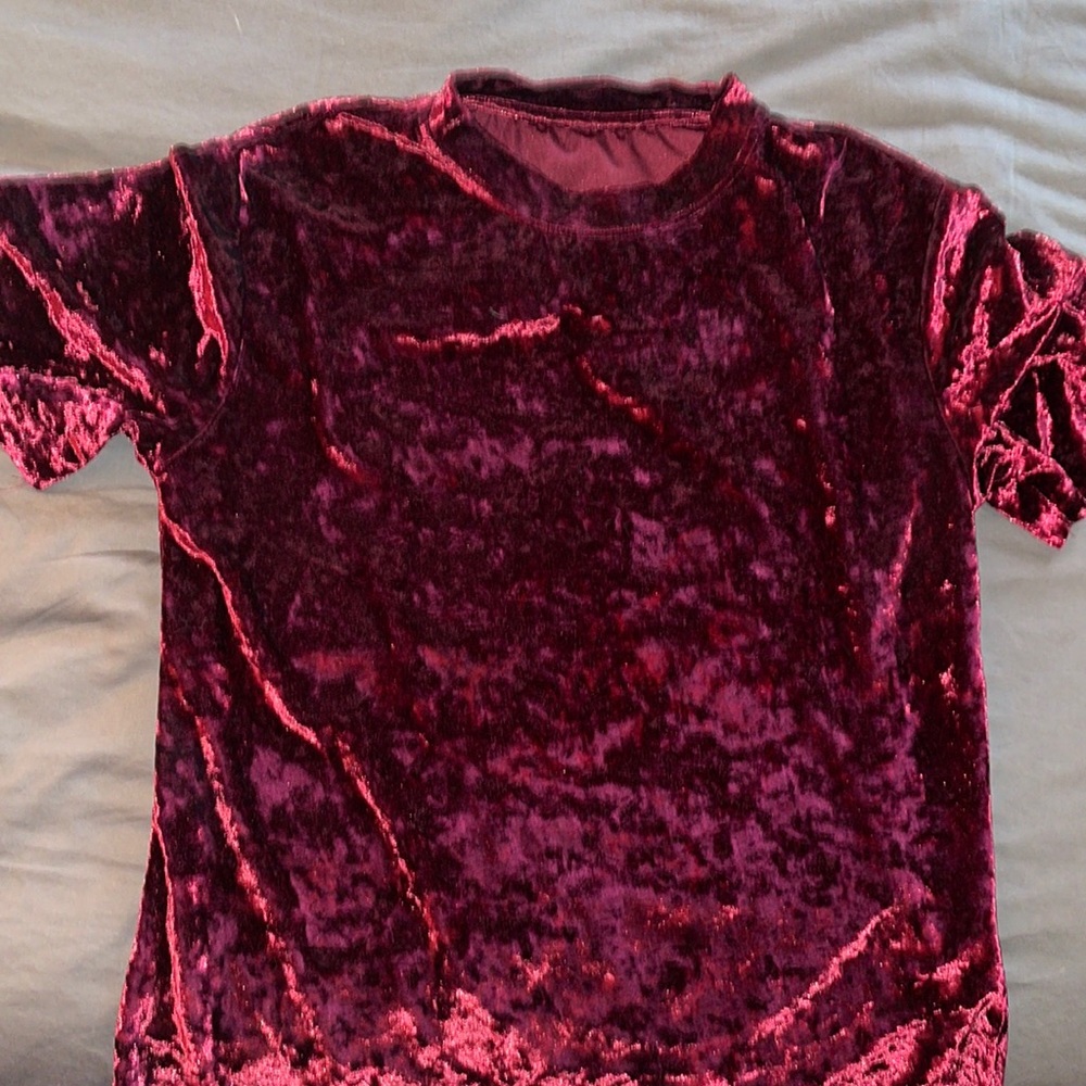 Red, short sleeve